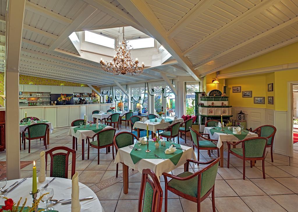 Landhotel Schwarzer Adler Suelzetal Esterno foto