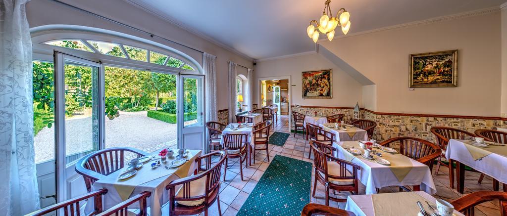 Landhotel Schwarzer Adler Suelzetal Esterno foto